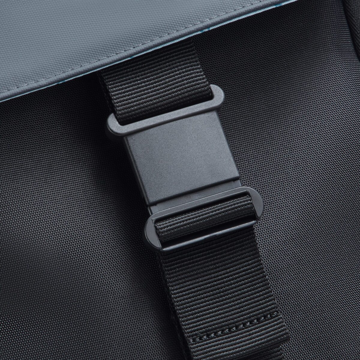 Securflap Backpack for 15" Laptop Black - Image 9