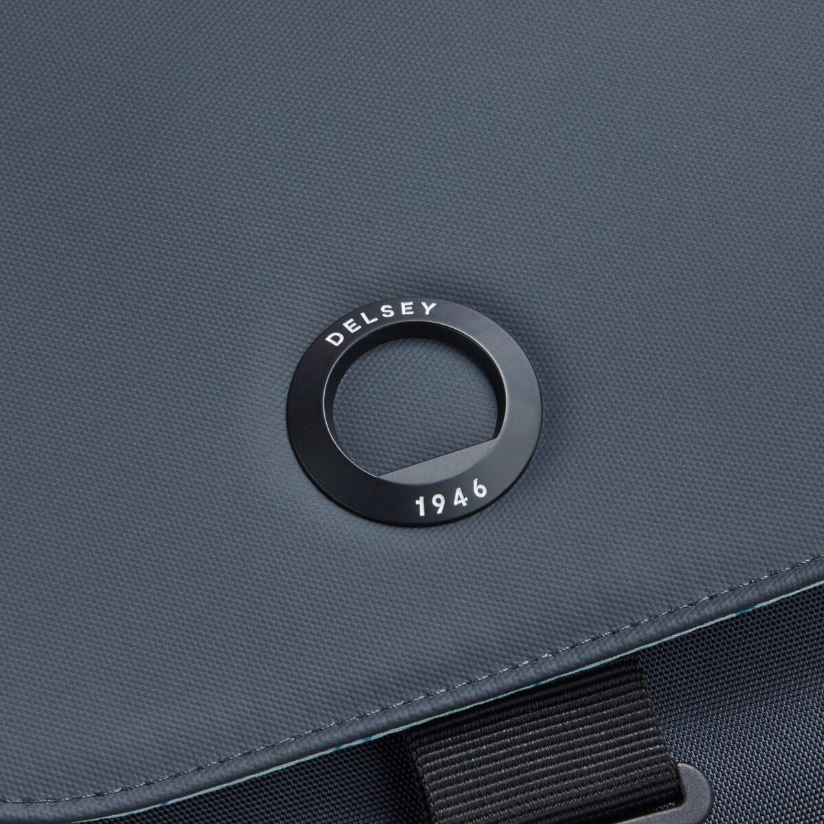 Securflap Backpack for 15" Laptop Graphite - Image 6