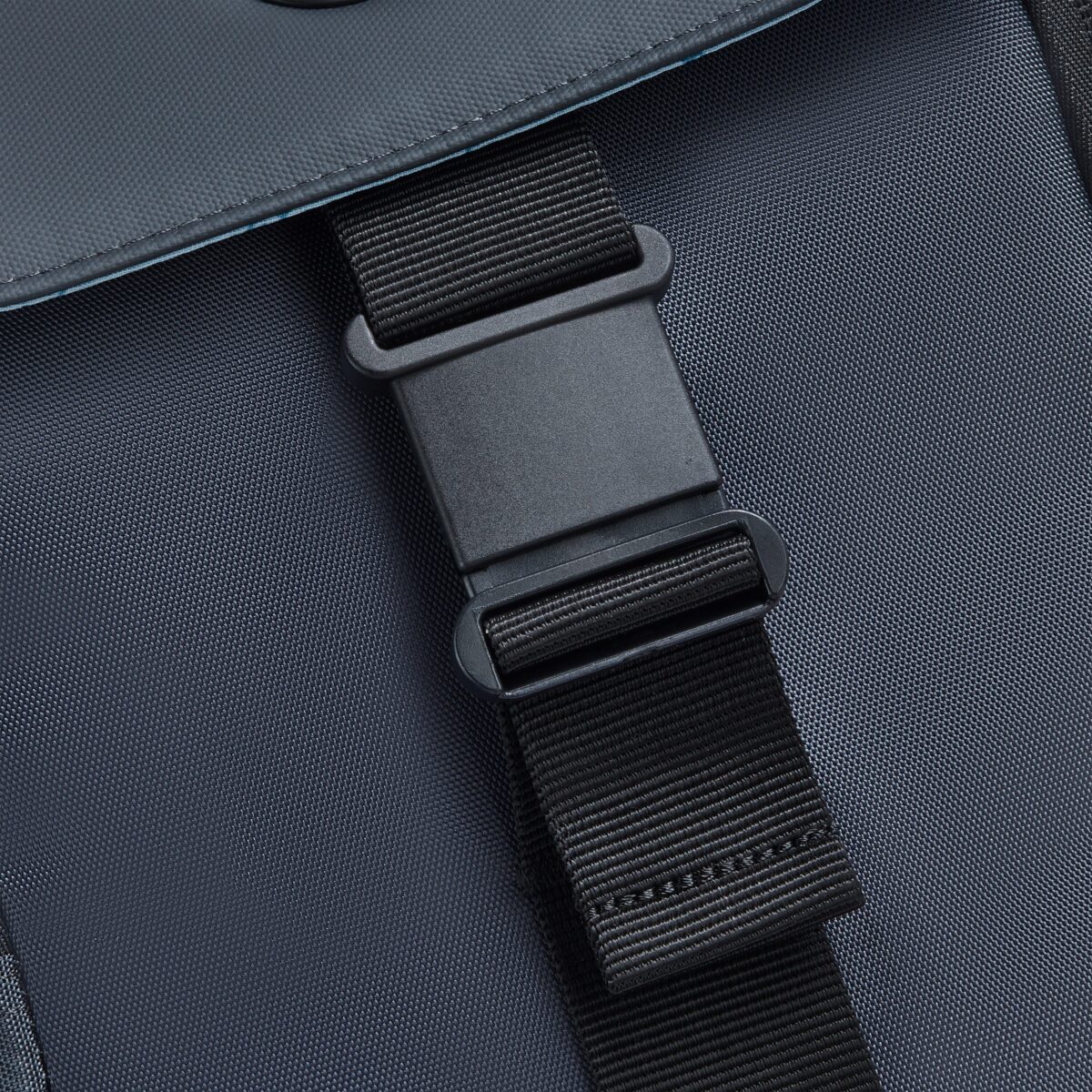 Securflap Backpack for 15" Laptop Graphite - Image 7